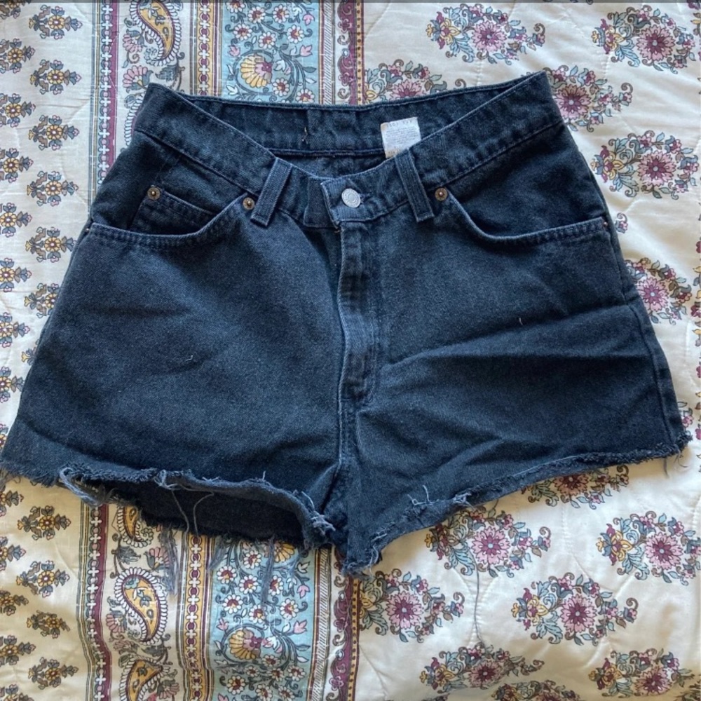 Vintage Levi's ribcage high waisted shorts